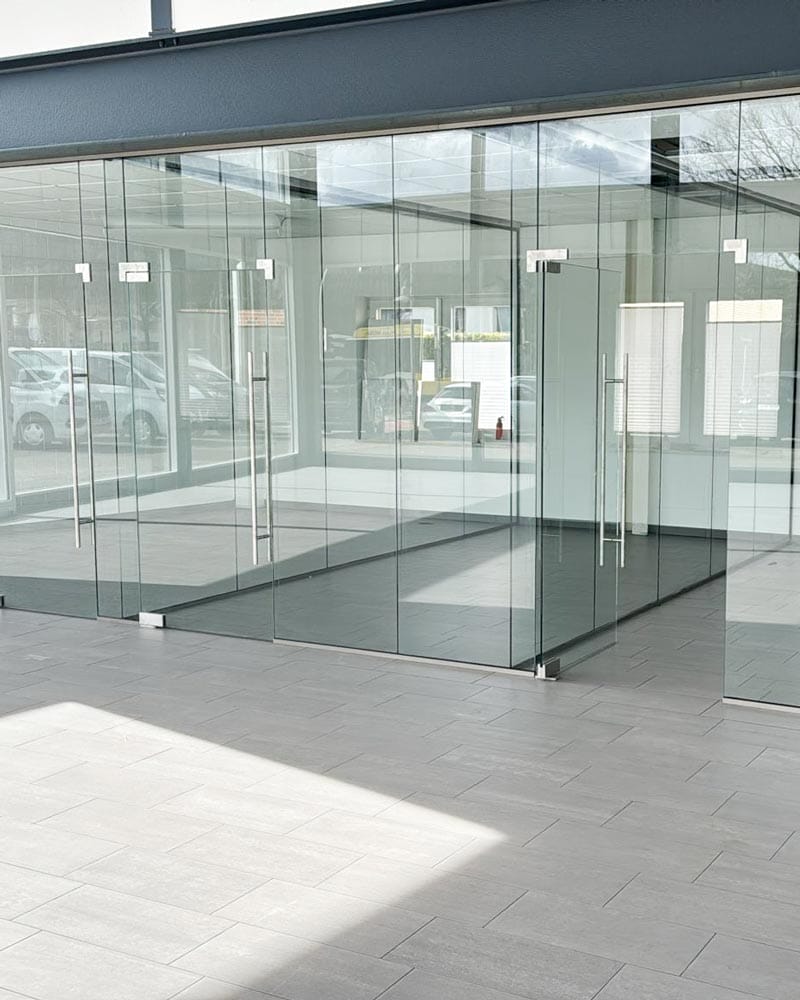 Individuelle Verglasungslösungen für Gewerbeobjekte 2 verglasung autohaus brau nv